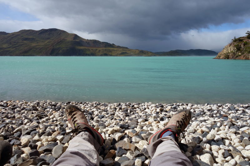 Riposo costeggiando il lago Nordernskjold.