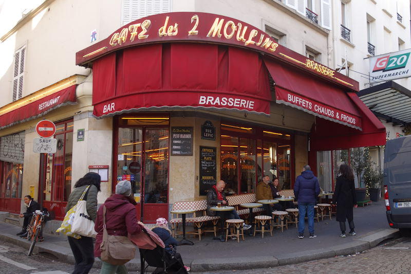 Il Cafe des 2 Moulins, reso celebre dal film Il favoloso mondo di Amelie.