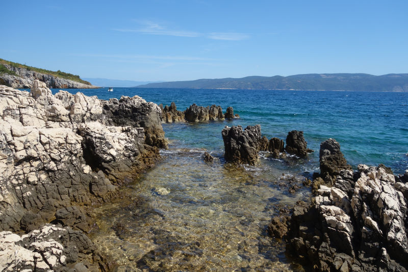 Bellissimi scogli tra Plaza Prizinja e Plaza Golubjera, le prime baiette a nord di Porto Albona.