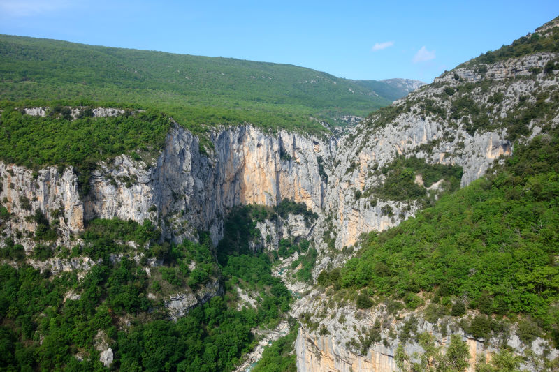 Scendendo nelle gole del Verdon lungo il sentiero Martel.