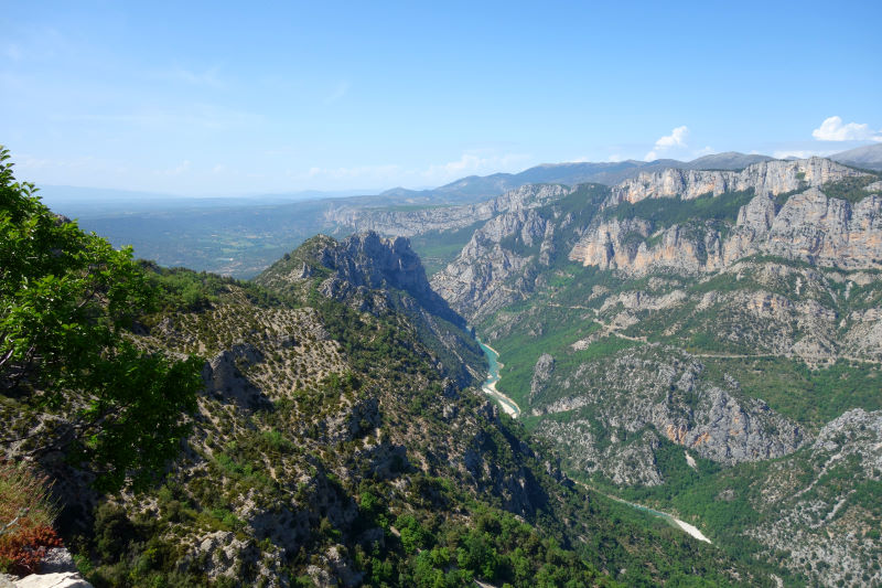 Il primo tratto delle gole dall'alto, dal versante sud in direzione ovest.