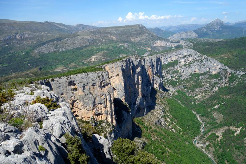 Le pareti dell'Escales dal belvedere de la Dent d'Aire, lungo la Route des Cretes.