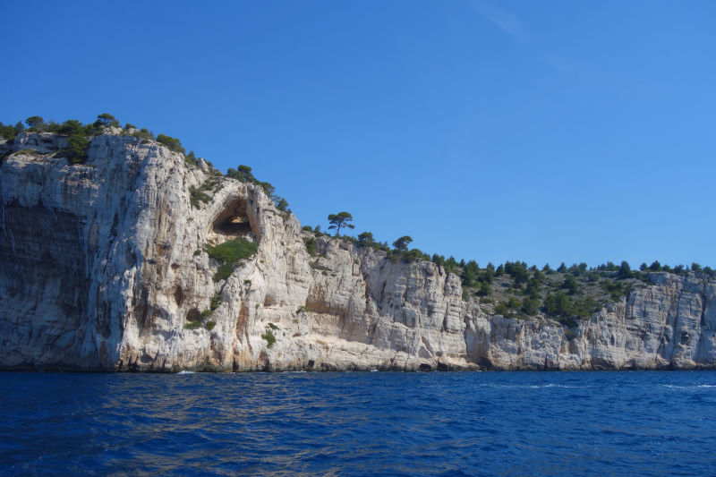 Tour in barca lungo la costa delle Calanques.